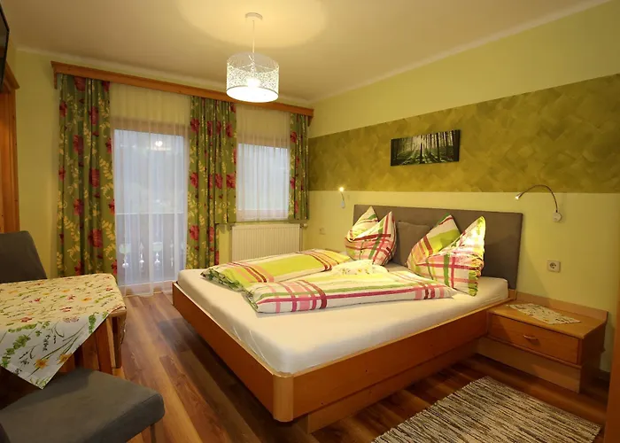 Haufhof-pension Am Bauernhof, Bei Schladming Farm stay Haus im Ennstal