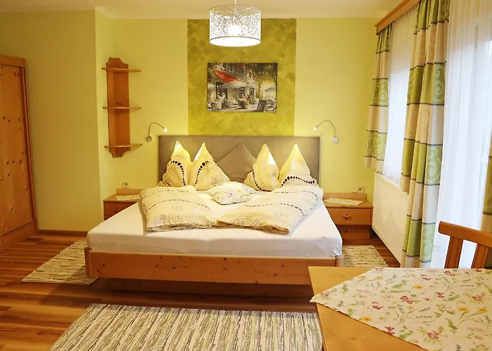 Haufhof-pension Am Bauernhof, Bei Schladming Farm stay Haus im Ennstal