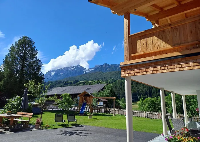 Haufhof-pension Am Bauernhof, Bei Schladming Farm stay Haus im Ennstal